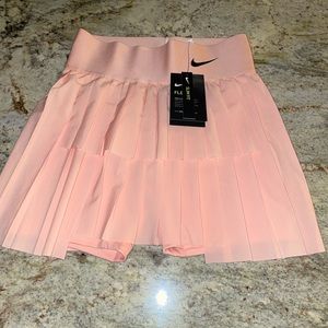 Nike Women Court Advantage Pleated Skirt (NEW)